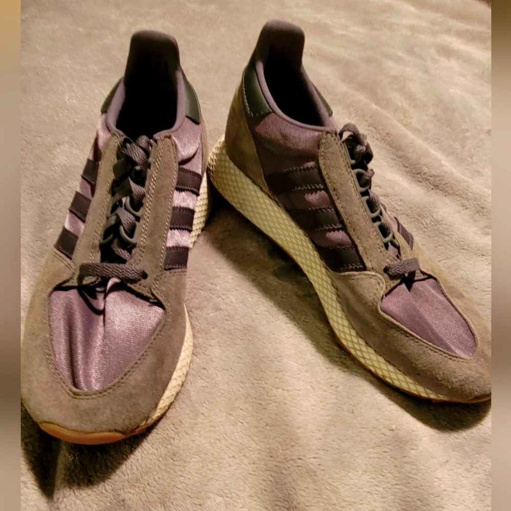 Adidas Women's Retrorun Sneakers